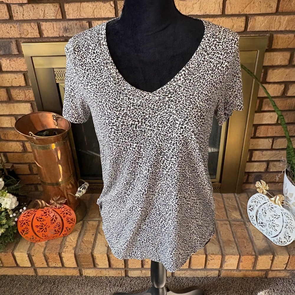 Athleta Women's Small Short Sleeve Breezy Scoop V-Neck Tee